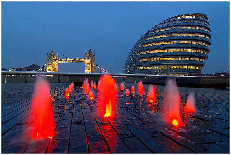 Die City Hall and Tower Bridge....