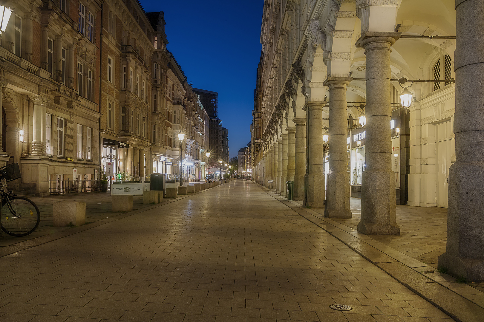 Die Colonnaden am Abend