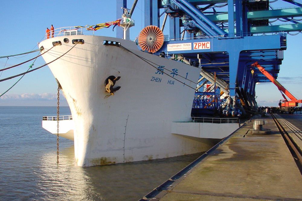 Die Container Brücken kommen aus China