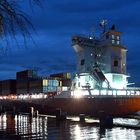 Die CONTAINERSHIPS POLAR vor der Schleuse Kiel Holtenau