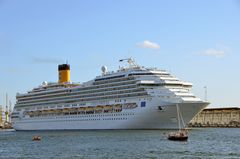 Die "Costa Fortuna" zur Hanse Sail 2014 in Warnemünde