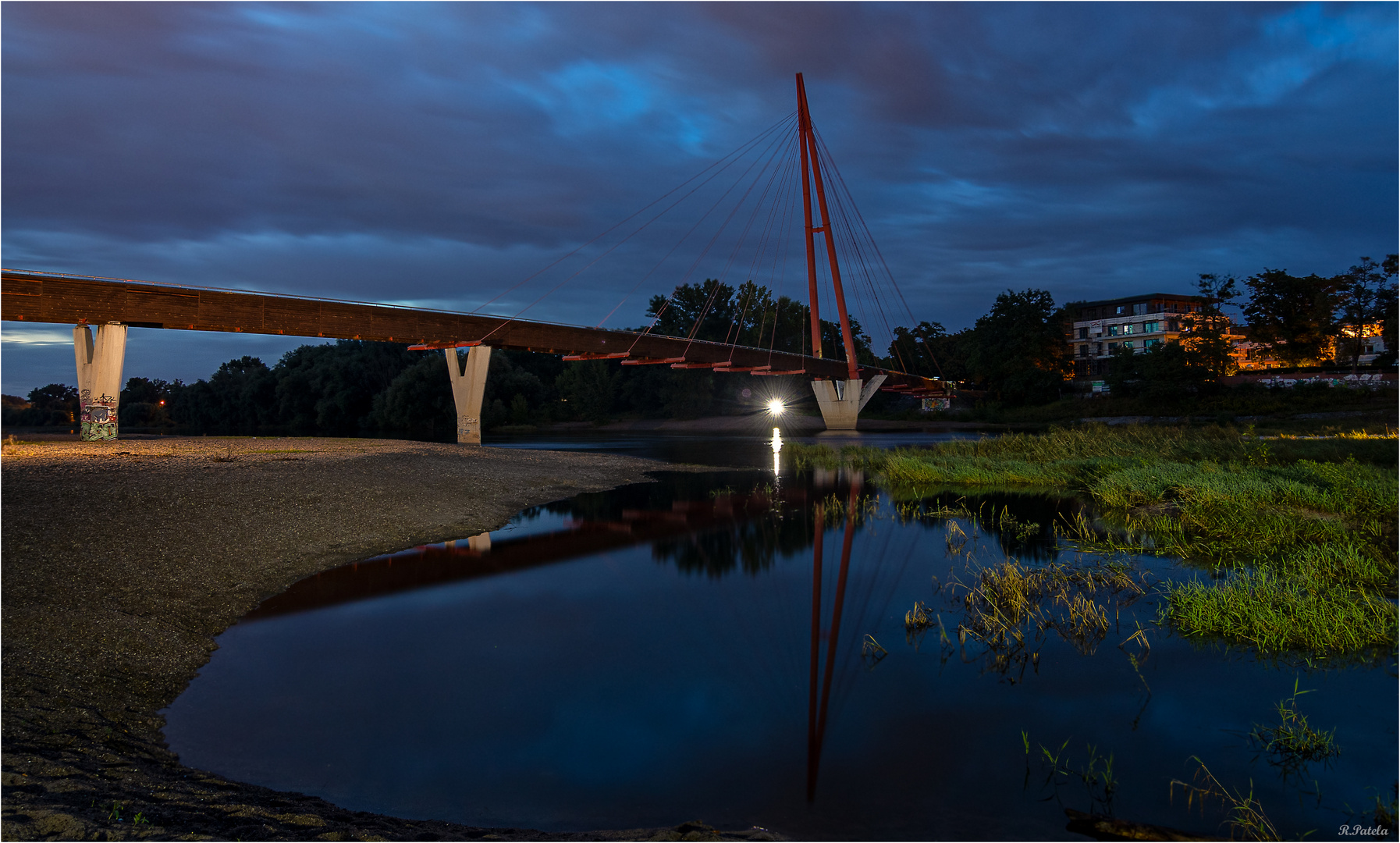 Die Cracauer Brücke...