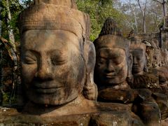 Die Dämonenbalustrade vor dem Tor zu Angkor Thom