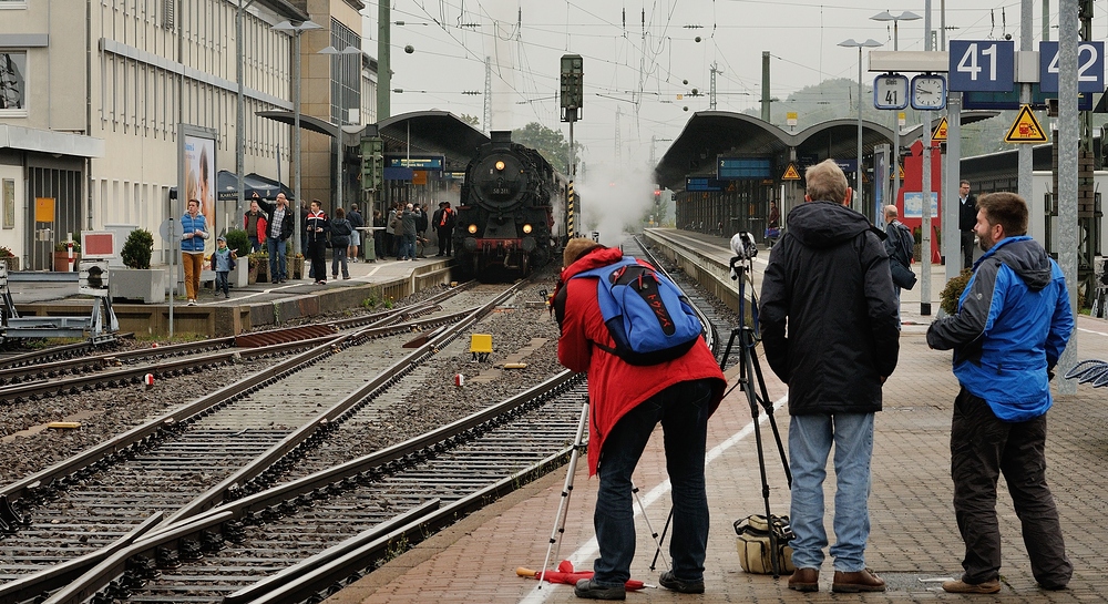 Die Dampflokfotografen, leider war das Wetter nicht ganz so schön, es hat geregnet....