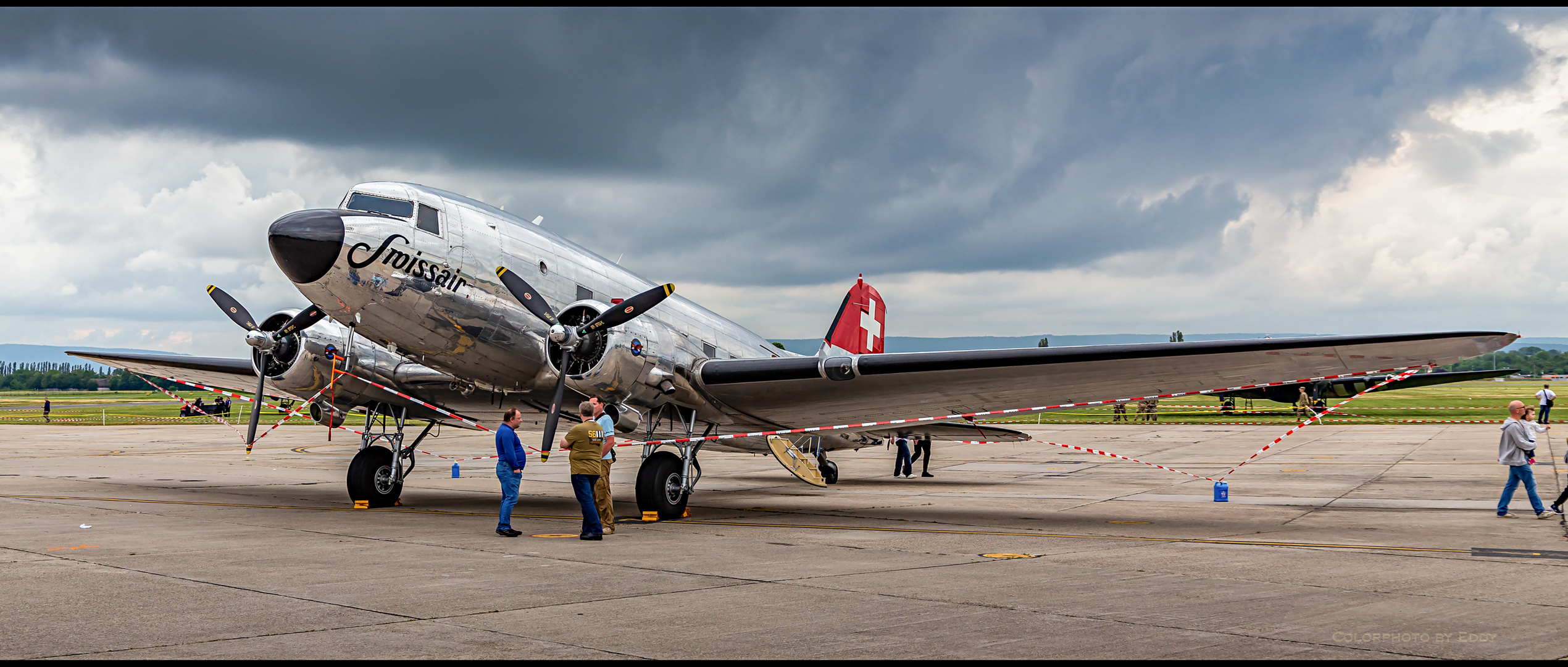 Die DC-3 N431HM  ...