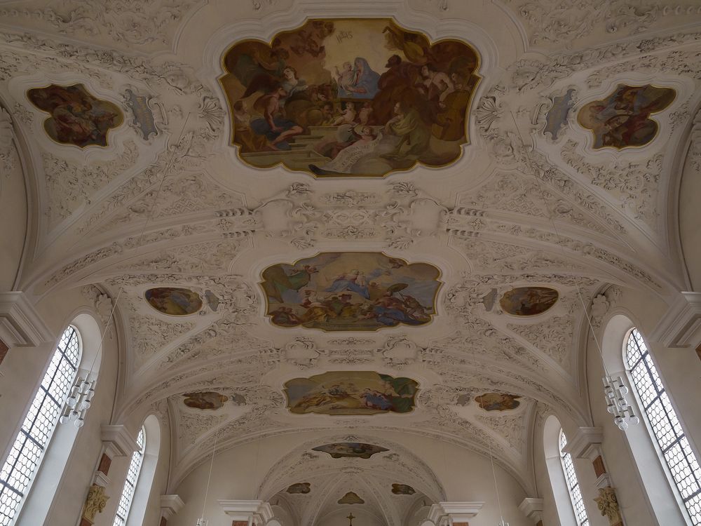 Die Decke der Friedhofskirche Bad Saulgau