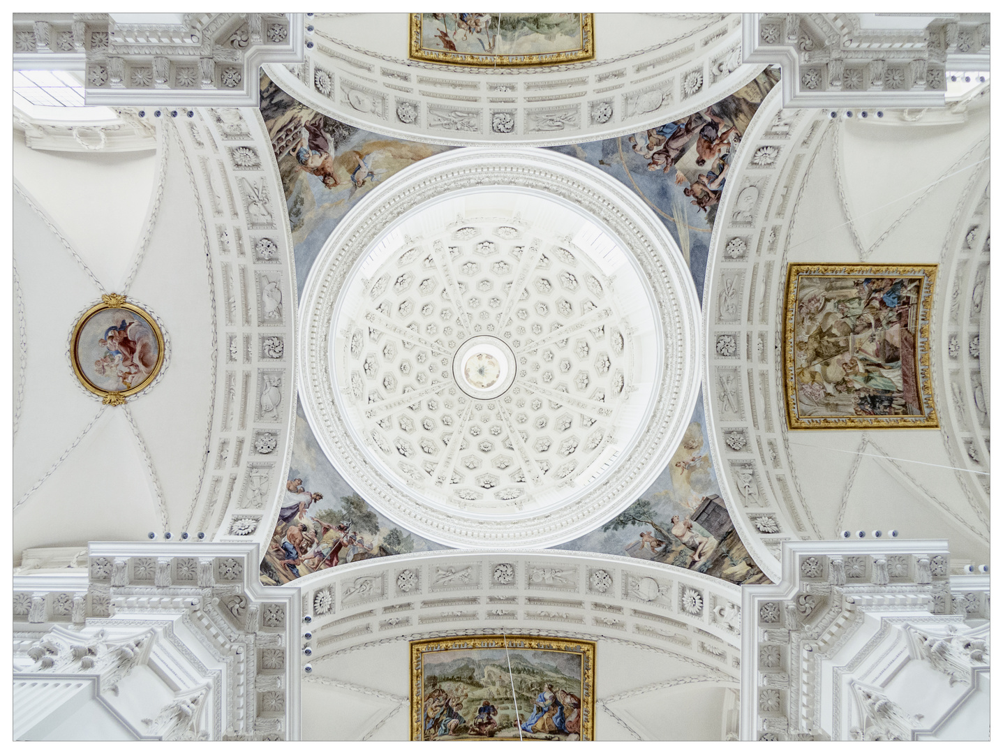 Die Decke der Kathedrale von Solothurn