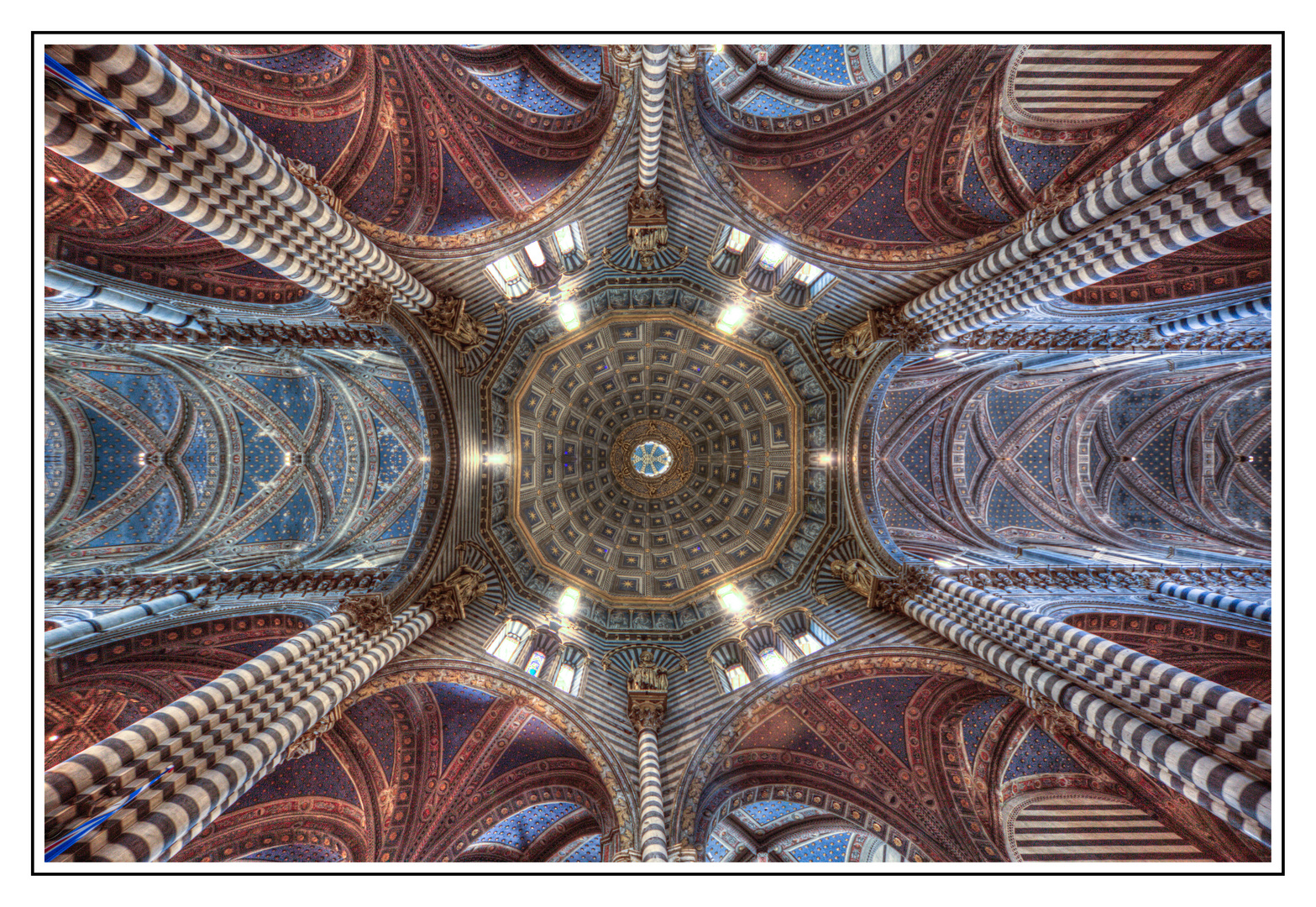 Die Decke der Kirche von Siena