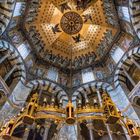 Die Decke des bekannten Oktogon im Aachener Dom