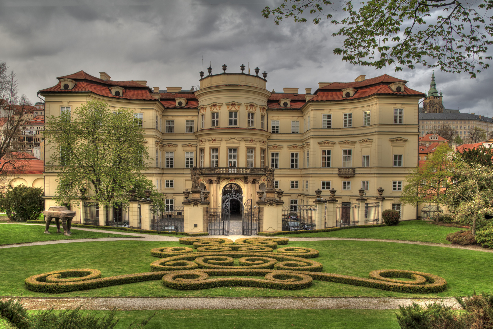 Die Deutsche Botschaft in Prag