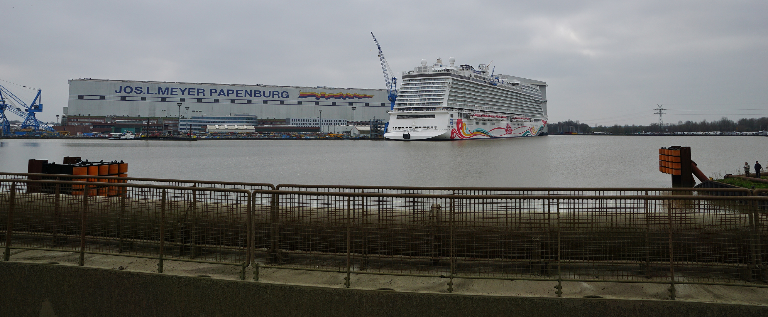 Die Dockschleuse der Meyer Werft