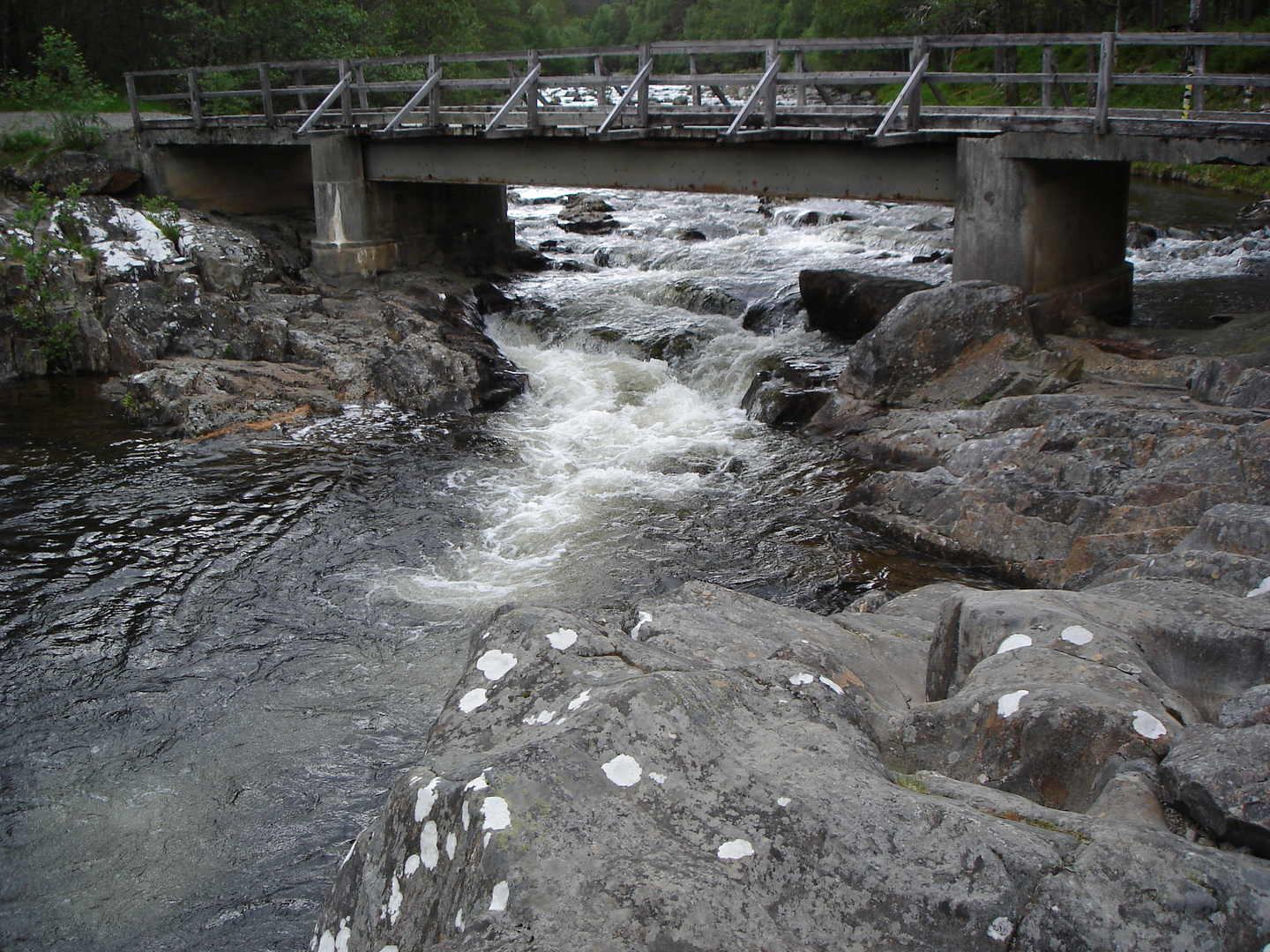 Die Dog Falls in Schottland westlich von Loch Ness