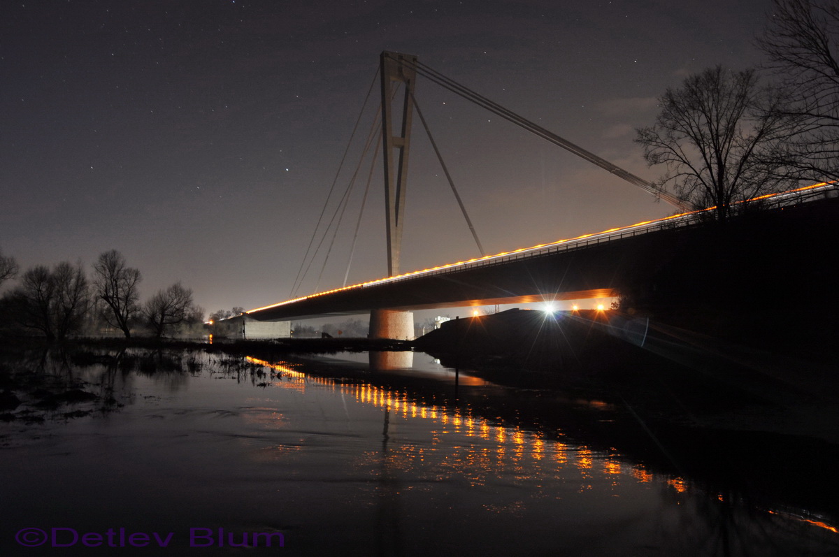 Die Donau bei Deggendorf bei Nacht