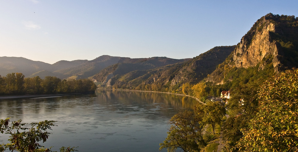 DIE DONAU BEI DÜRNSTEIN