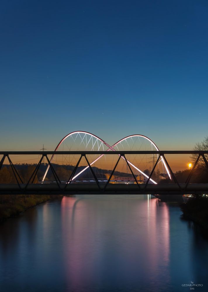 Die Doppelbogenbrücke - Rhein-Herne-Kanal