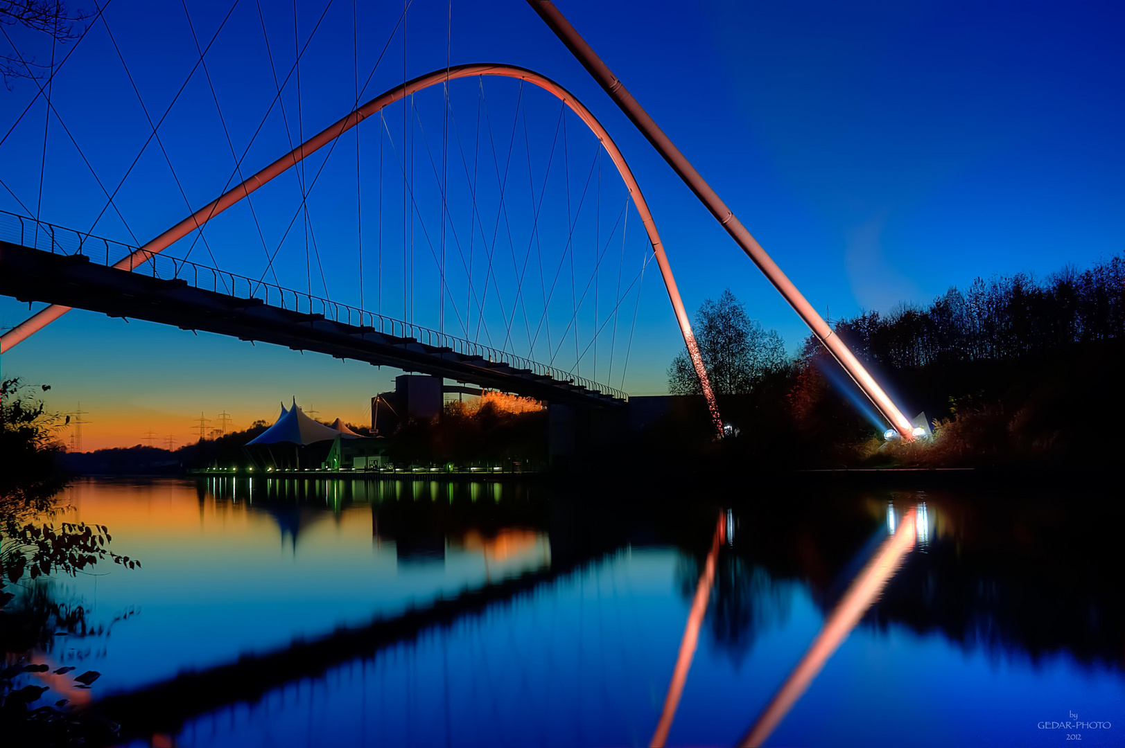 Die Doppelbogenbrücke - Rhein-Herne-Kanal - II