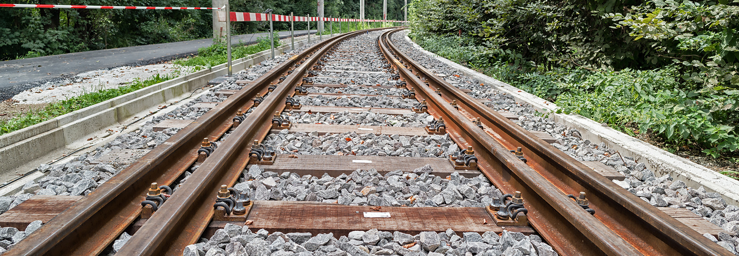 Die doppelgeleise der Linie 1 in Graz Mariatrost