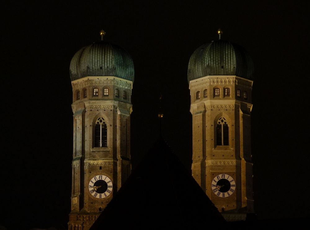 Die Doppeltürme der Münchner Frauenkirche.