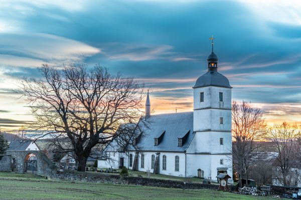 Die Dorfkirche in Reinhardsgrimma