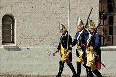 die drei Männer mit dem Goldhelm