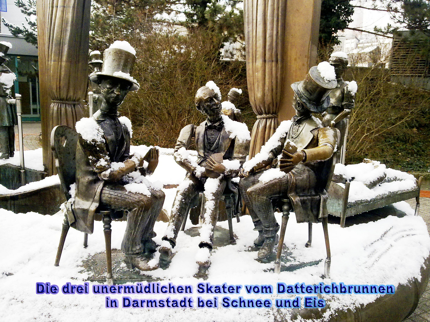 Die drei unermüdlichen Skater vom Datterichbrunnen in Darmstadt