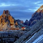 Die drei Zinnen hütte bei der Sonnenuntergang