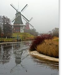 Die drei Zwillingsmühlen in Greetsiel....;-)))