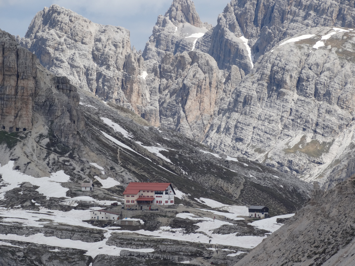 Die Dreizinnenhütte.