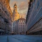 Die Dresdner Frauenkirche im Abendlicht