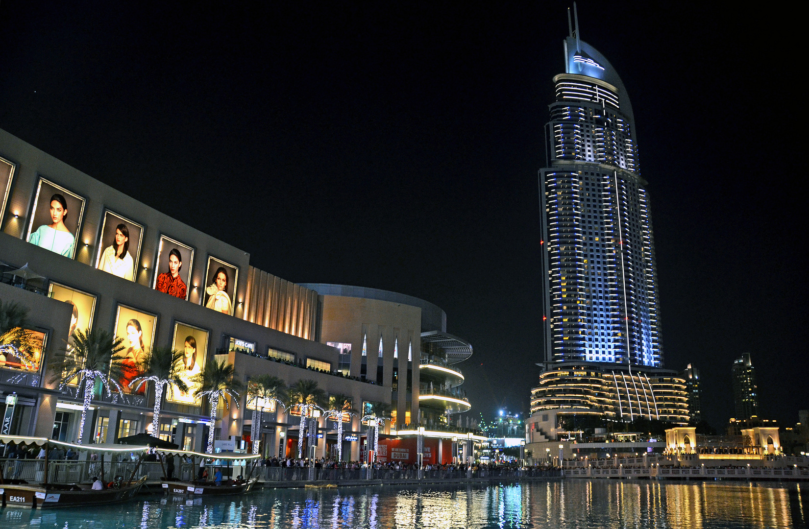 Die Dubai Mall am Abend
