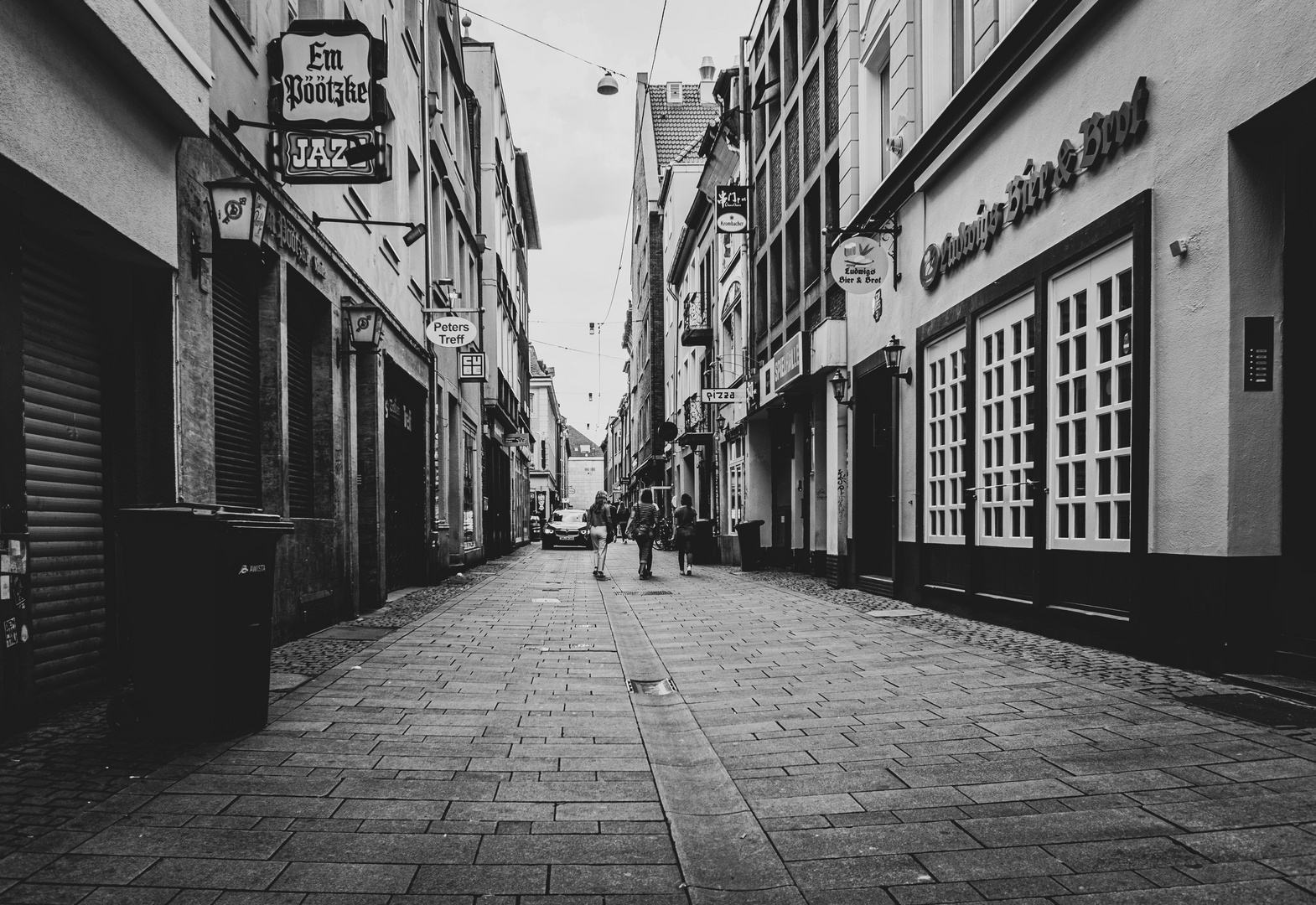 Die Düsseldorfer Altstadt am Morgen