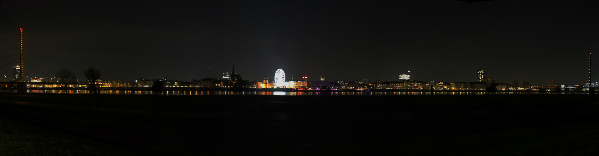 Die Düsseldorfer Skyline ...