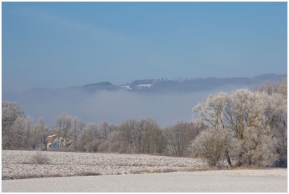 Die Duhne-Wassermühle im winterlichen Weserbergland... 