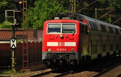 Die Durchfahrt des Regional Express RE 4245 nach München....