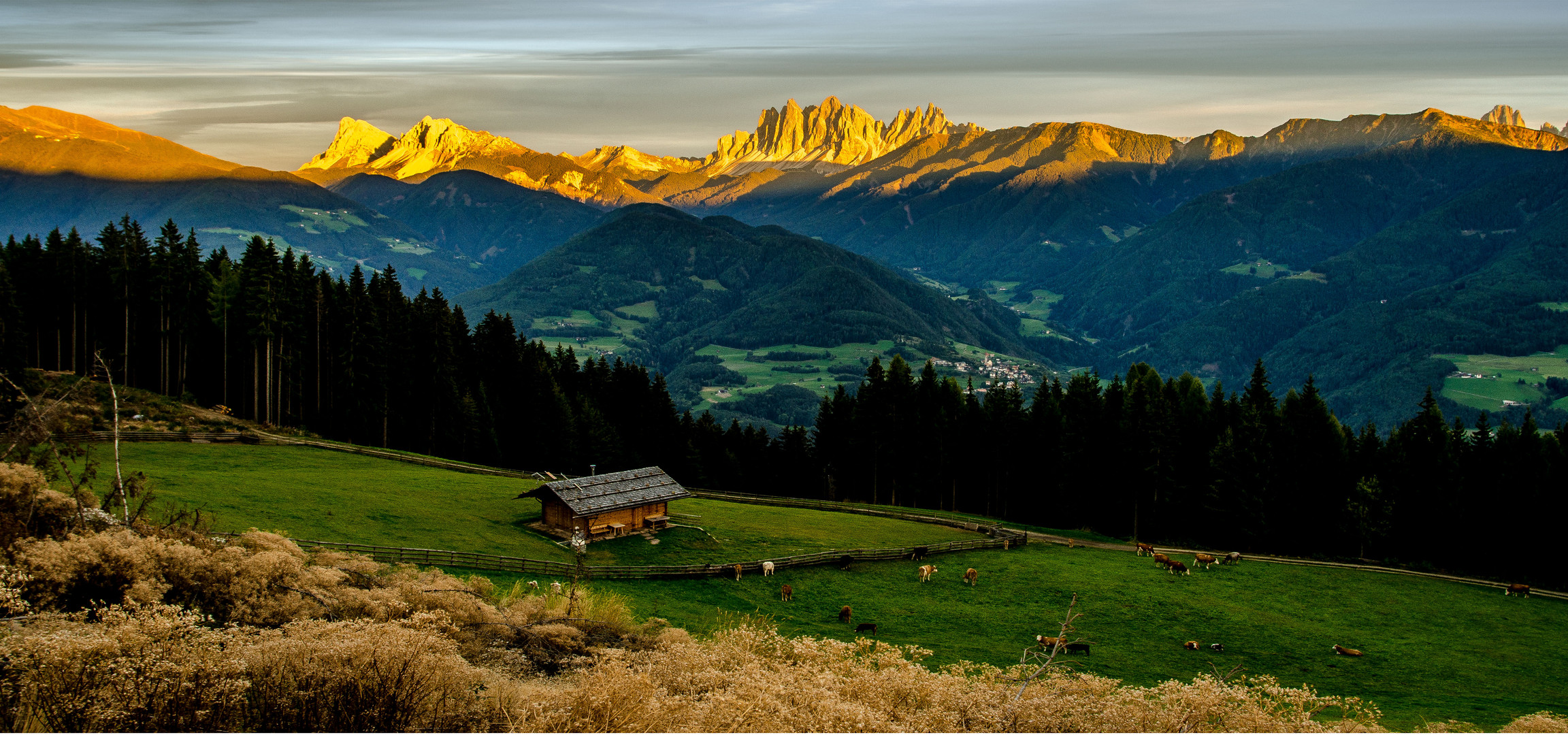 die Ecksteine der Dolomiten im letzen Abendlich