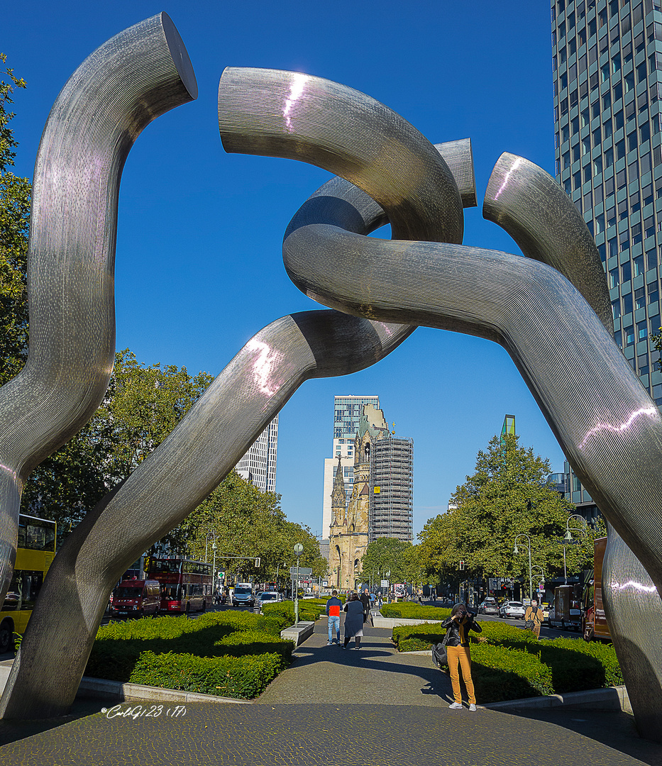 Die Edelstahl Skulptur 