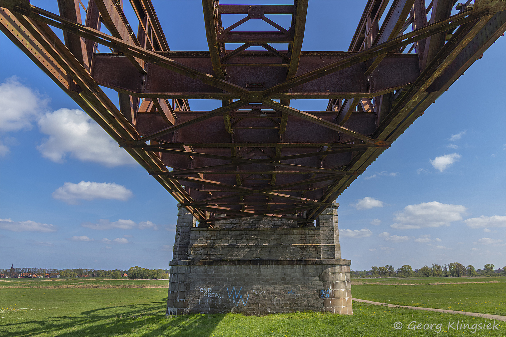 Die ehemalige Dömitzer Eisenbahnbrücke … 