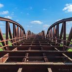 Die ehemalige Dömitzer Eisenbahnbrücke über die Elbe … 