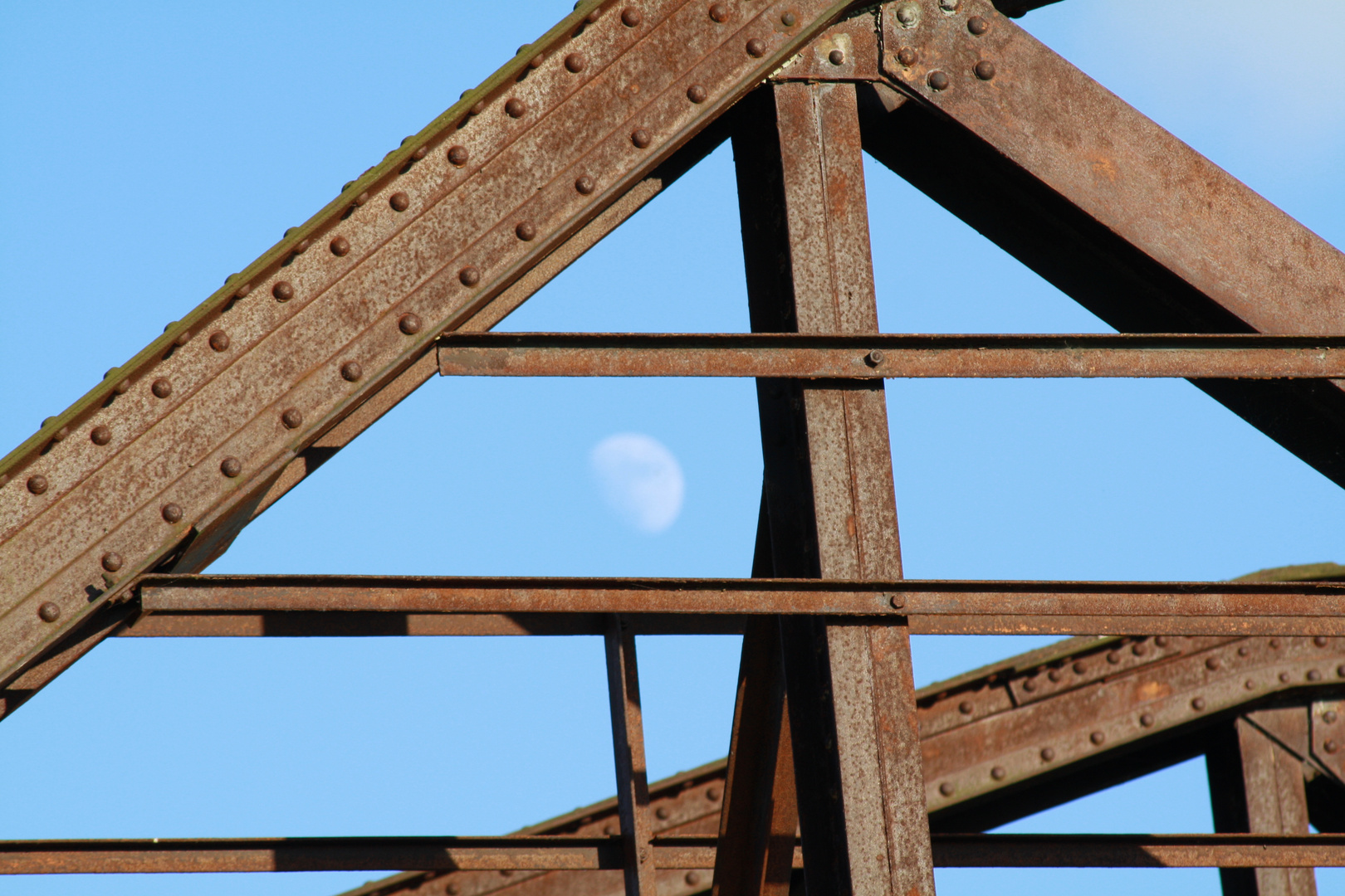 Die ehemalige Eisenbahnbrücke bei Dömitz