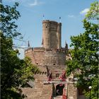 Die Ehrenburg ...