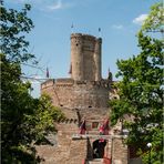 Die Ehrenburg ...