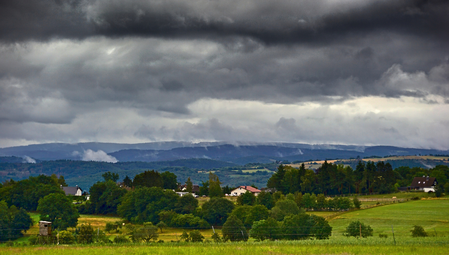 Die Eifel dampft