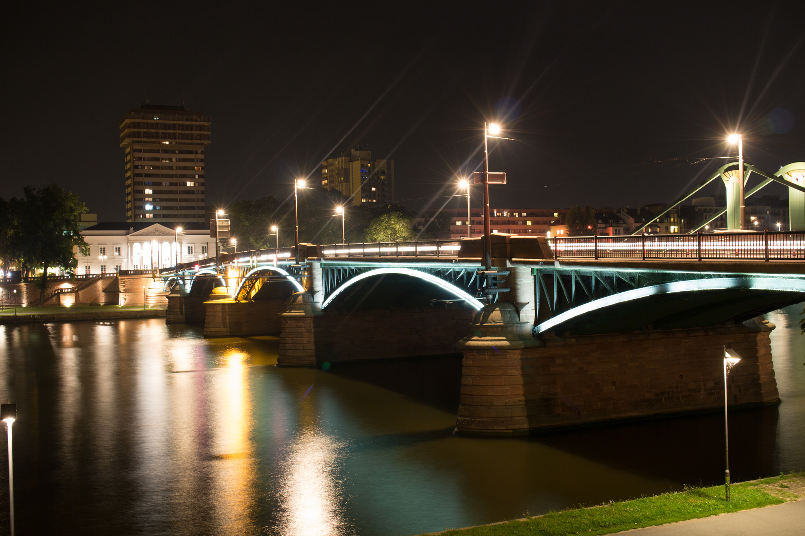 Die eine Brücke übern Main :)