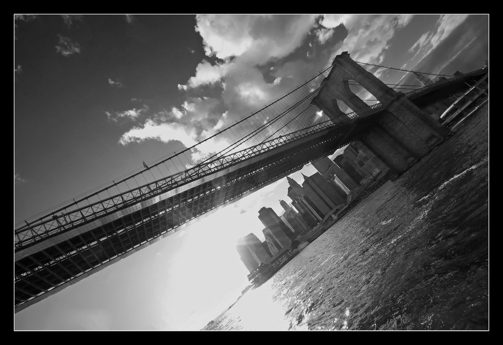 Die einen nennen sie Brooklyn Bridge,...