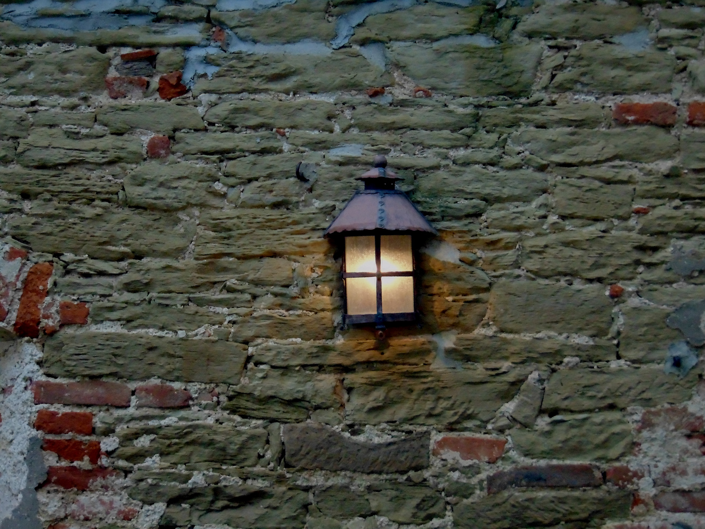 die einsame Lampe von Burg Stettenfels