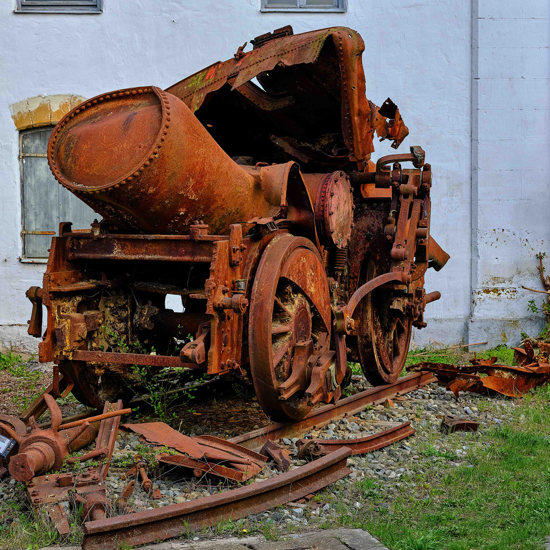 Die Eisenbahn aus dem Bombentrichter