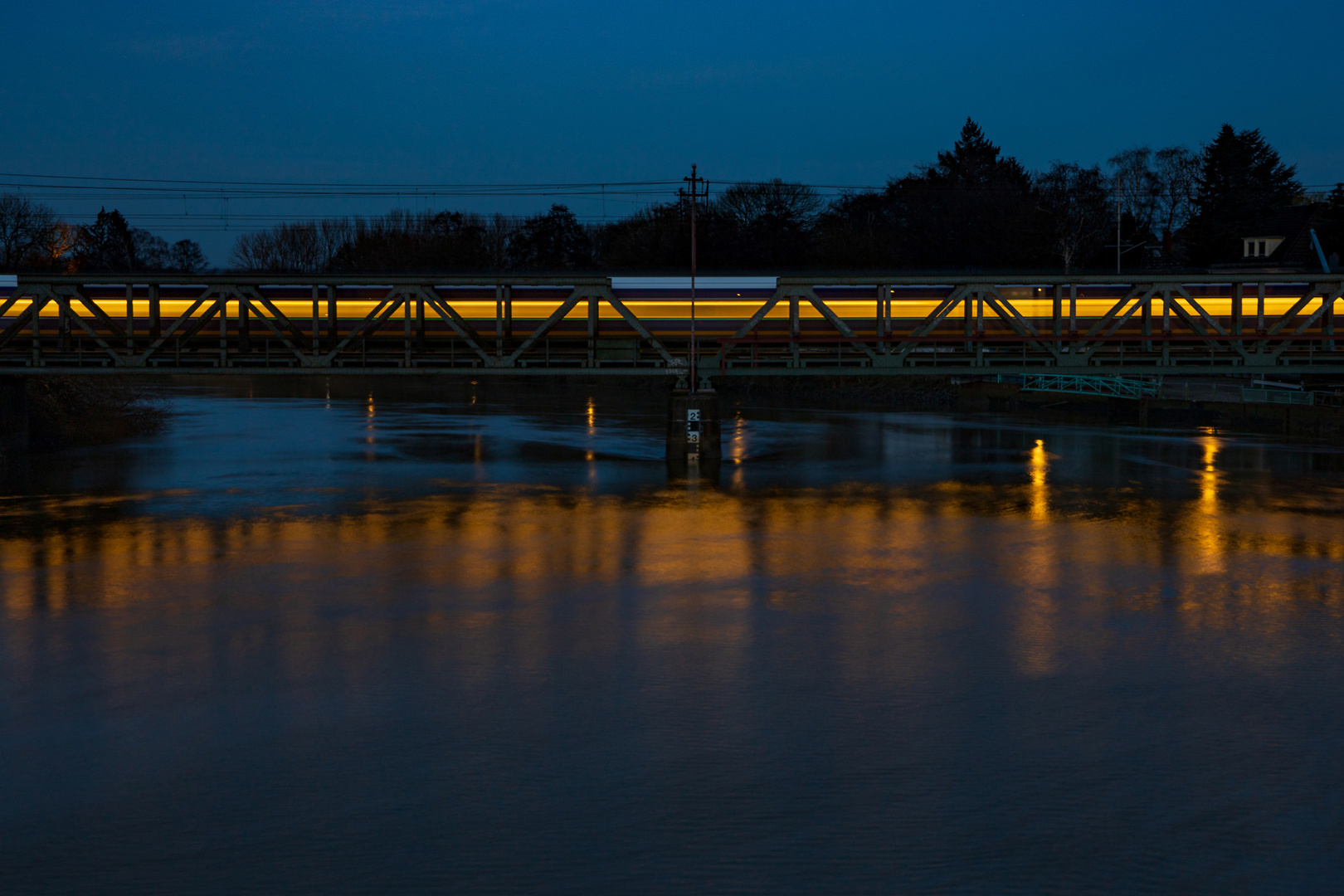 Die Eisenbahn-Lesumbrücke in Bremen-Burg V