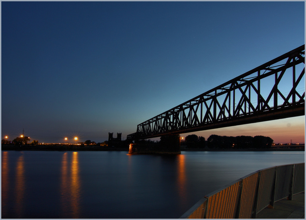 Die Eisenbahnbrücke