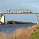 Die Eisenbahnbrücke über den Nordostseekanal bei Hochdonn