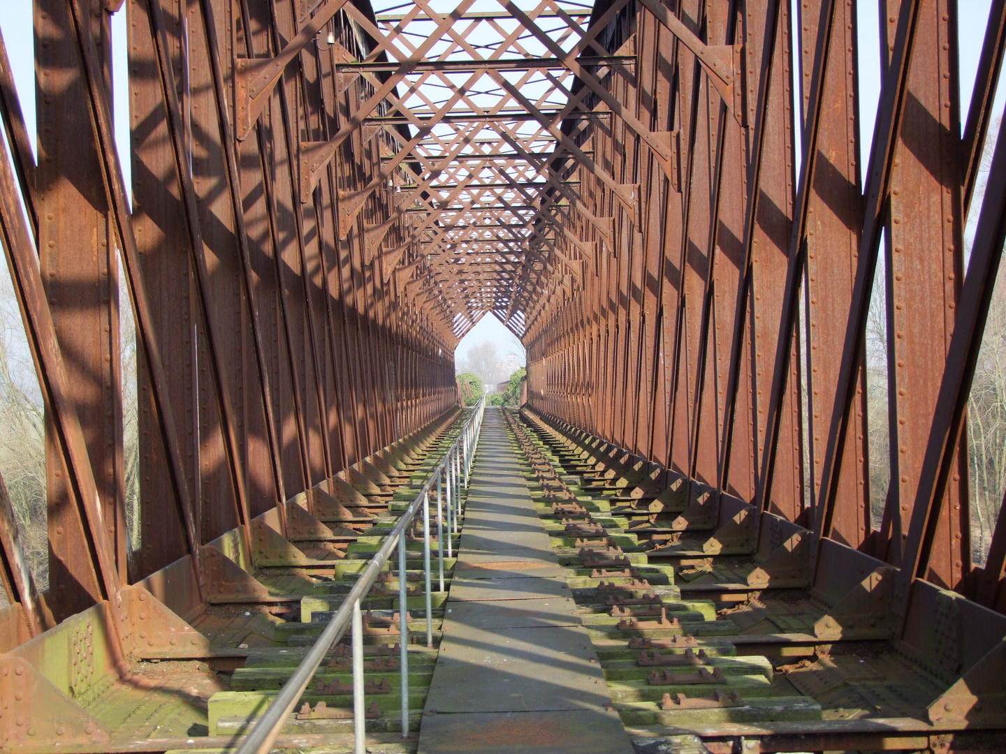 Die Eisenbahnbrücke von Griethausen I